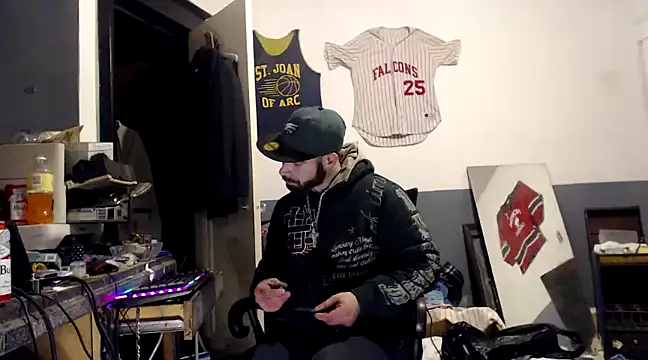 Snapshot of sledge901 chatting on 02-08-25, 04:03 sledge901 online show from 02-08-25, 04:03