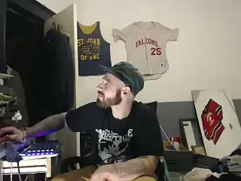 Snapshot of sledge901 chatting on 02-18-25, 04:26 sledge901 online show from 02-18-25, 04:26