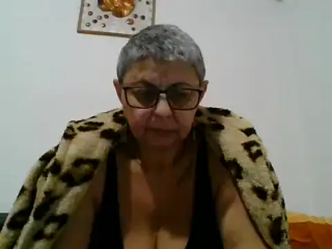 roseblak42 online show from 02-10-25, 06:13