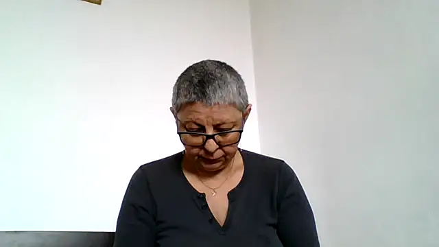 roseblak42 online show from 04-22-26, 10:28