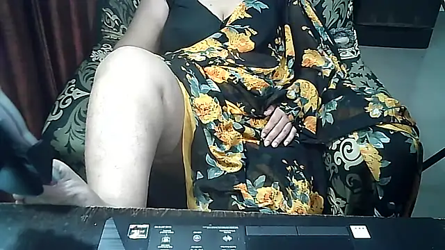 Snapshot of Punambhabisexy chatting on 12-23-25, 10:57 Punambhabisexy online show from 12-23-25, 10:57