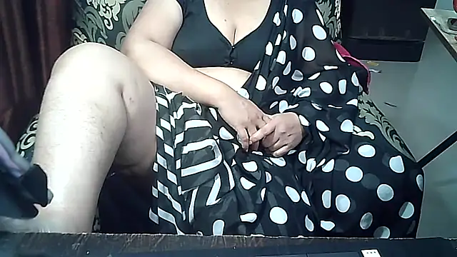 Snapshot of Punambhabisexy chatting on 01-07-26, 08:11 Punambhabisexy online show from 01-07-26, 08:11