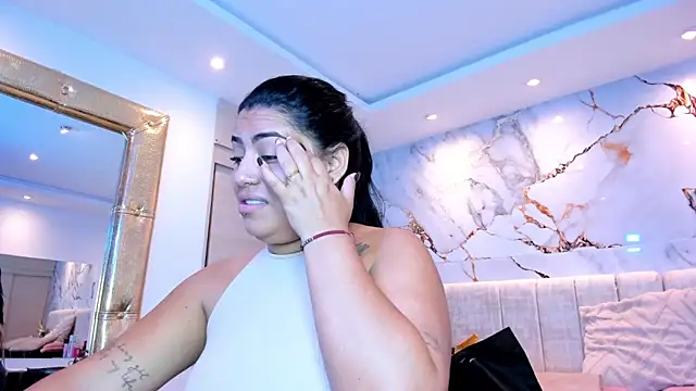 kiana cream online show from 04-06-26, 11:44