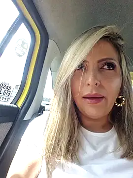  Abril-Office1 online show from 02-10-25, 03:10