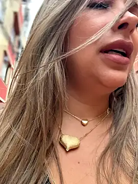  Abril-Office1 online show from 10-10-25, 03:22