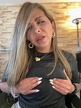  Abril-Office1 online show from 10-15-25, 03:23