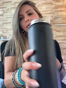  Abril-Office1 online show from 11-04-25, 03:22