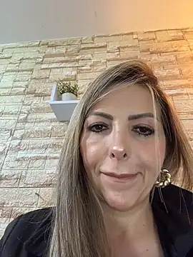 Snapshot of _Abril-Office1 chatting on 08-03-26, 03:38 Abril-Office1 online show from 08-03-26, 03:38