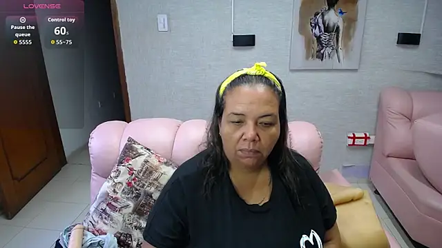 Snapshot of Penelope_Nipples_ chatting on 10-14-25, 12:06 Penelope Nipples online show from 10-14-25, 12:06