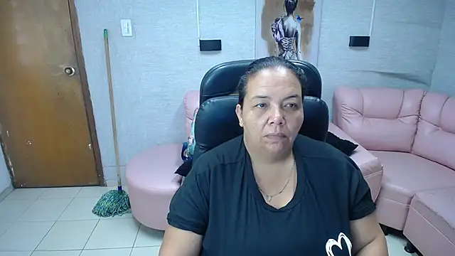 Snapshot of Penelope_Nipples_ chatting on 11-25-25, 11:43 Penelope Nipples online show from 11-25-25, 11:43