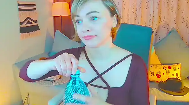 NandiSmile online show from 03-20-25, 07:03