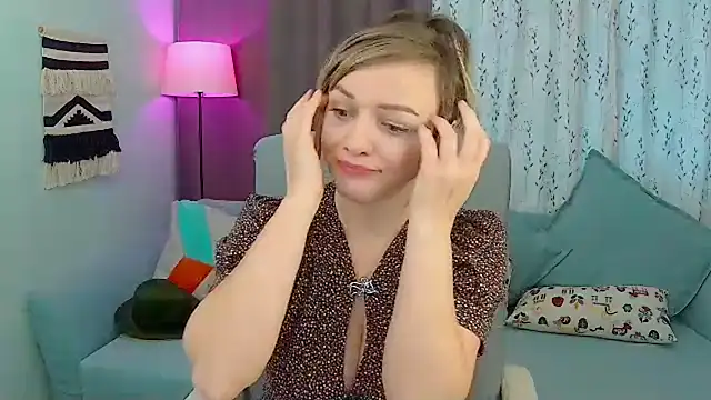 NandiSmile online show from 10-18-25, 12:06