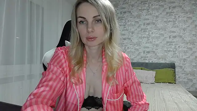 Snapshot of AlissonBia chatting on 05-06-26, 08:58 AlissonBia online show from 05-06-26, 08:58
