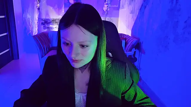 VeliraBraitberg online show from 12-18-24, 08:09