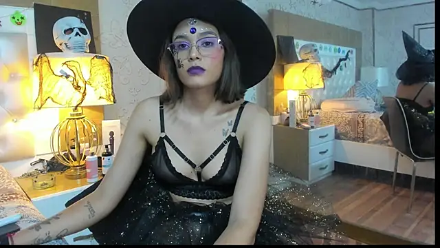 TaraaHot online show from 10-31-25, 03:29