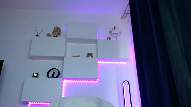 arianatattoos online show from 04-29-26, 06:06