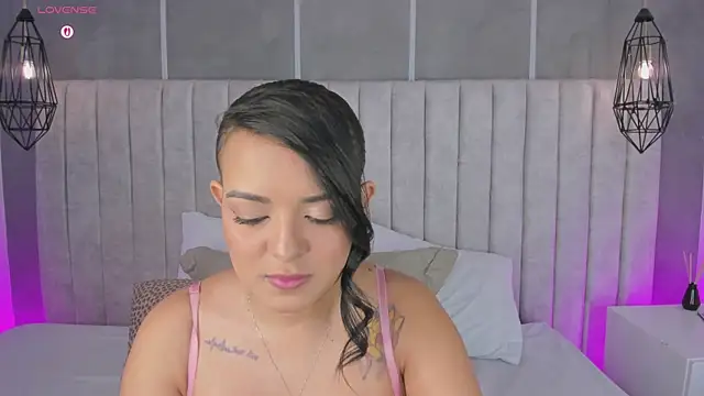 lea gray online show from 12-19-25, 07:21