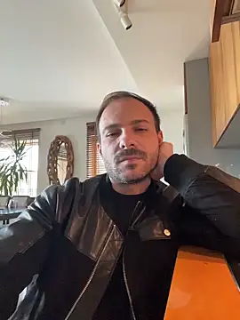 Adventurehotman online show from 11-03-25, 12:06