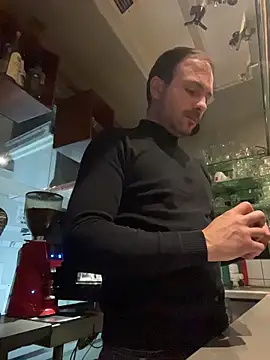 Adventurehotman online show from 11-05-25, 07:14