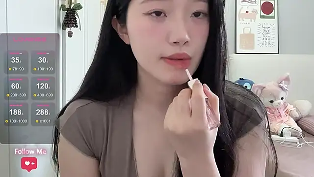 Snapshot of rose-u chatting on 07-15-26, 01:22 rose-u online show from 07-15-26, 01:22