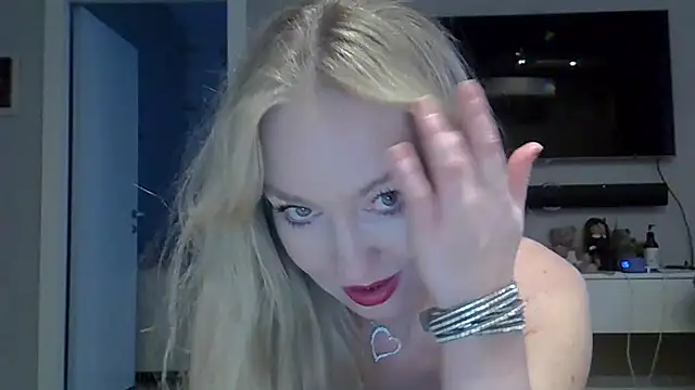 ZarinaSwift online show from 01-13-25, 04:28