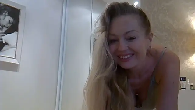 ZarinaSwift online show from 06-19-26, 06:29