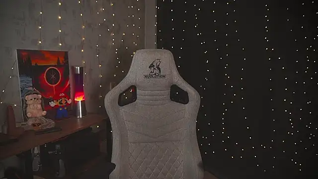 Snapshot of cuteamberlyyy chatting on 10-24-25, 03:03 cuteamberlyyy online show from 10-24-25, 03:03