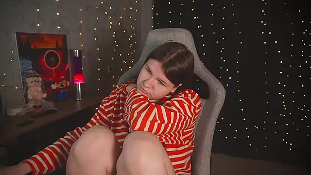 Snapshot of cuteamberlyyy chatting on 11-15-25, 05:16 cuteamberlyyy online show from 11-15-25, 05:16