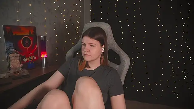 Snapshot of cuteamberlyyy chatting on 11-23-25, 04:56 cuteamberlyyy online show from 11-23-25, 04:56