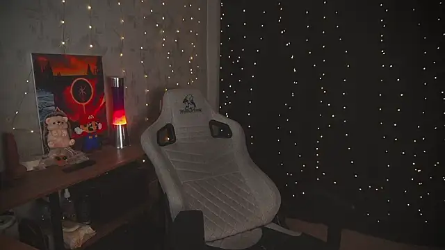 Snapshot of cuteamberlyyy chatting on 11-28-25, 03:53 cuteamberlyyy online show from 11-28-25, 03:53