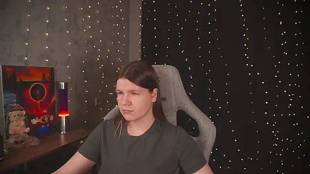 Snapshot of cuteamberlyyy chatting on 12-23-25, 05:27 cuteamberlyyy online show from 12-23-25, 05:27