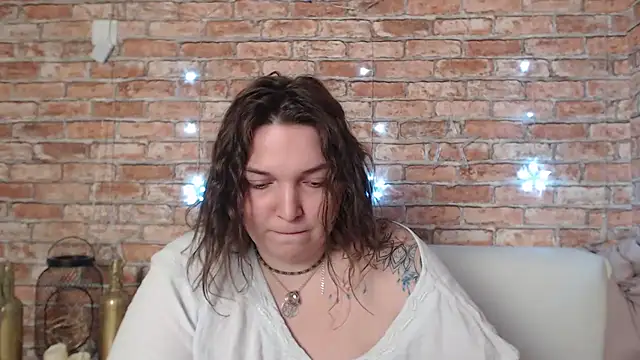 Amelia Kiss  online show from 01-16-25, 07:07