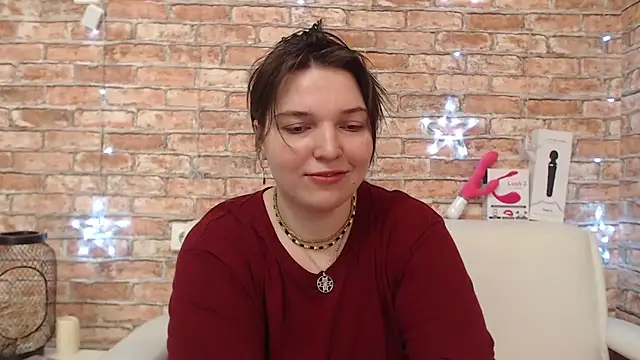 Amelia Kiss  online show from 12-16-25, 12:37