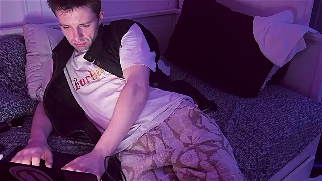 Snapshot of CupidZass chatting on 01-10-26, 07:32 CupidZass online show from 01-10-26, 07:32