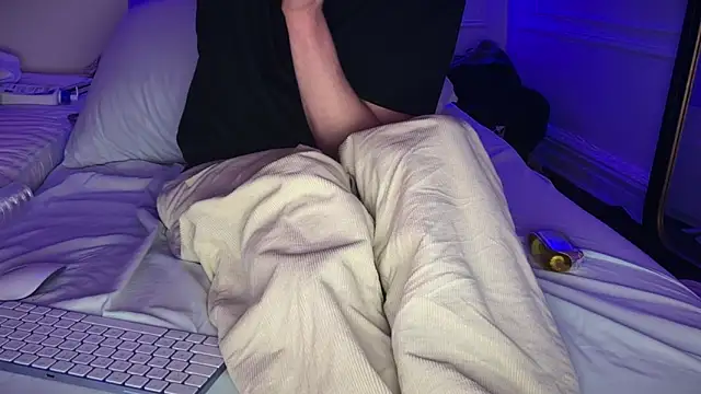 Snapshot of CupidZass chatting on 02-19-26, 11:06 CupidZass online show from 02-19-26, 11:06