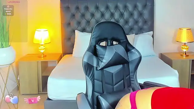 Snapshot of yosselin23 chatting on 02-17-25, 12:05 yosselin23 online show from 02-17-25, 12:05