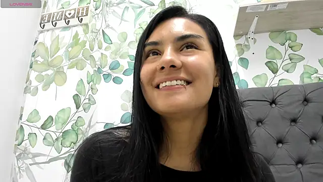 Snapshot of atilanadiaz7 chatting on 10-28-25, 05:04 atilanadiaz7 online show from 10-28-25, 05:04