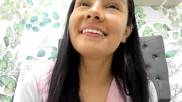 Snapshot of atilanadiaz7 chatting on 12-15-25, 04:00 atilanadiaz7 online show from 12-15-25, 04:00