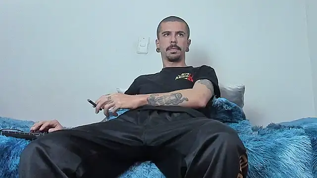 Aaron BigDickxxx online show from 10-21-25, 06:58