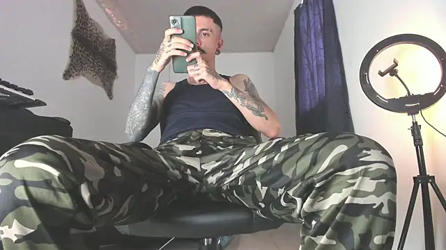 Aaron BigDickxxx online show from 07-30-26, 05:01