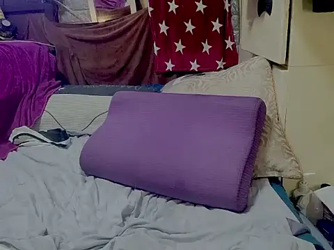 Snapshot of JJjing chatting on 11-13-25, 02:05 JJjing online show from 11-13-25, 02:05