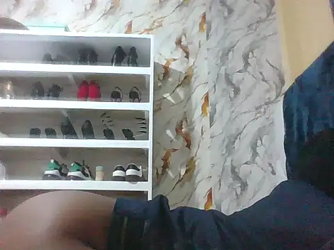 Snapshot of SexyAndSweet chatting on 10-29-25, 09:27 SexyAndSweet online show from 10-29-25, 09:27