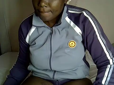 Snapshot of Sweetreena chatting on 09-14-25, 04:11 Sweetreena online show from 09-14-25, 04:11