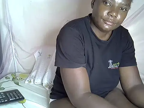 Snapshot of Sweetreena chatting on 09-16-25, 03:29 Sweetreena online show from 09-16-25, 03:29