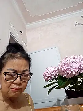 Hotestlove online show from 04-21-26, 09:50