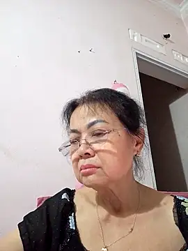 Snapshot of Hotestlove chatting on 05-07-26, 01:16 Hotestlove online show from 05-07-26, 01:16