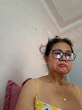 Snapshot of Hotestlove chatting on 06-01-26, 11:50 Hotestlove online show from 06-01-26, 11:50