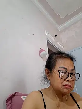 Snapshot of Hotestlove chatting on 06-08-26, 11:38 Hotestlove online show from 06-08-26, 11:38