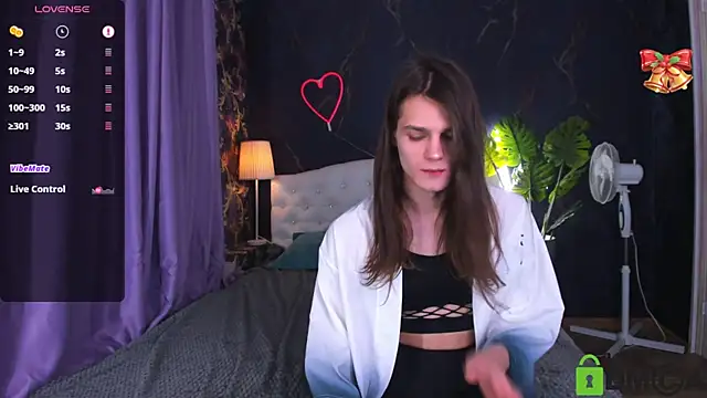 Snapshot of Will_Will_ chatting on 02-06-25, 02:04 Will Will online show from 02-06-25, 02:04