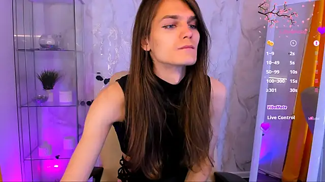 Snapshot of Will_Will_ chatting on 10-31-25, 06:25 Will Will online show from 10-31-25, 06:25